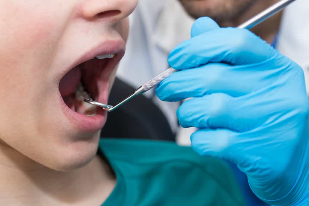 Quelle est la différence entre un dentiste et un chirurgien-dentiste ?